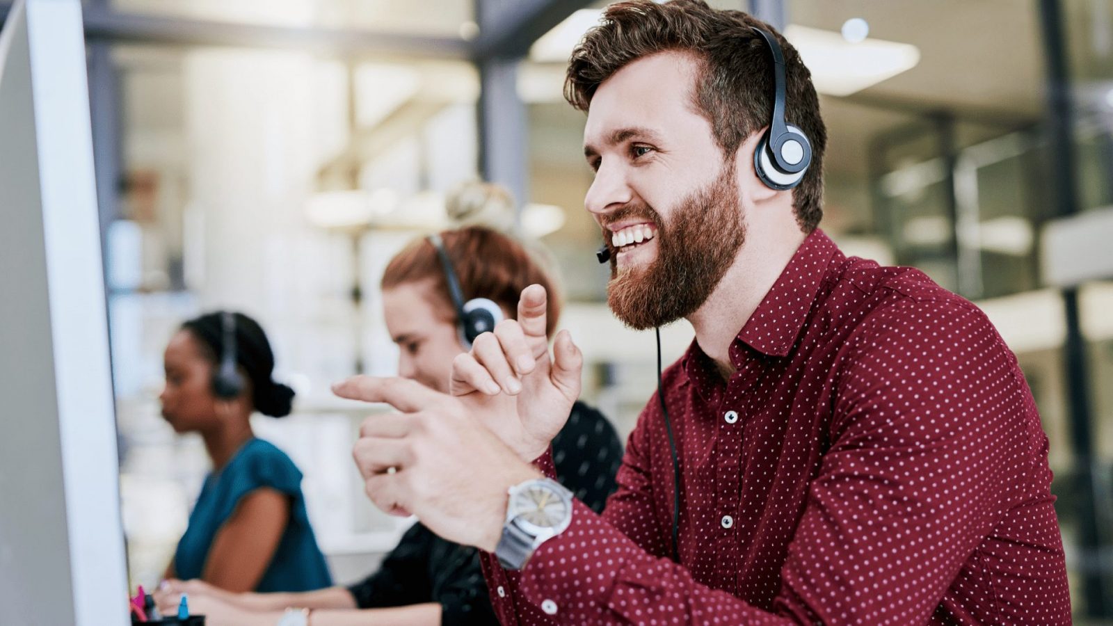 12 Must-Have Features of a Good Help Desk Ticketing System