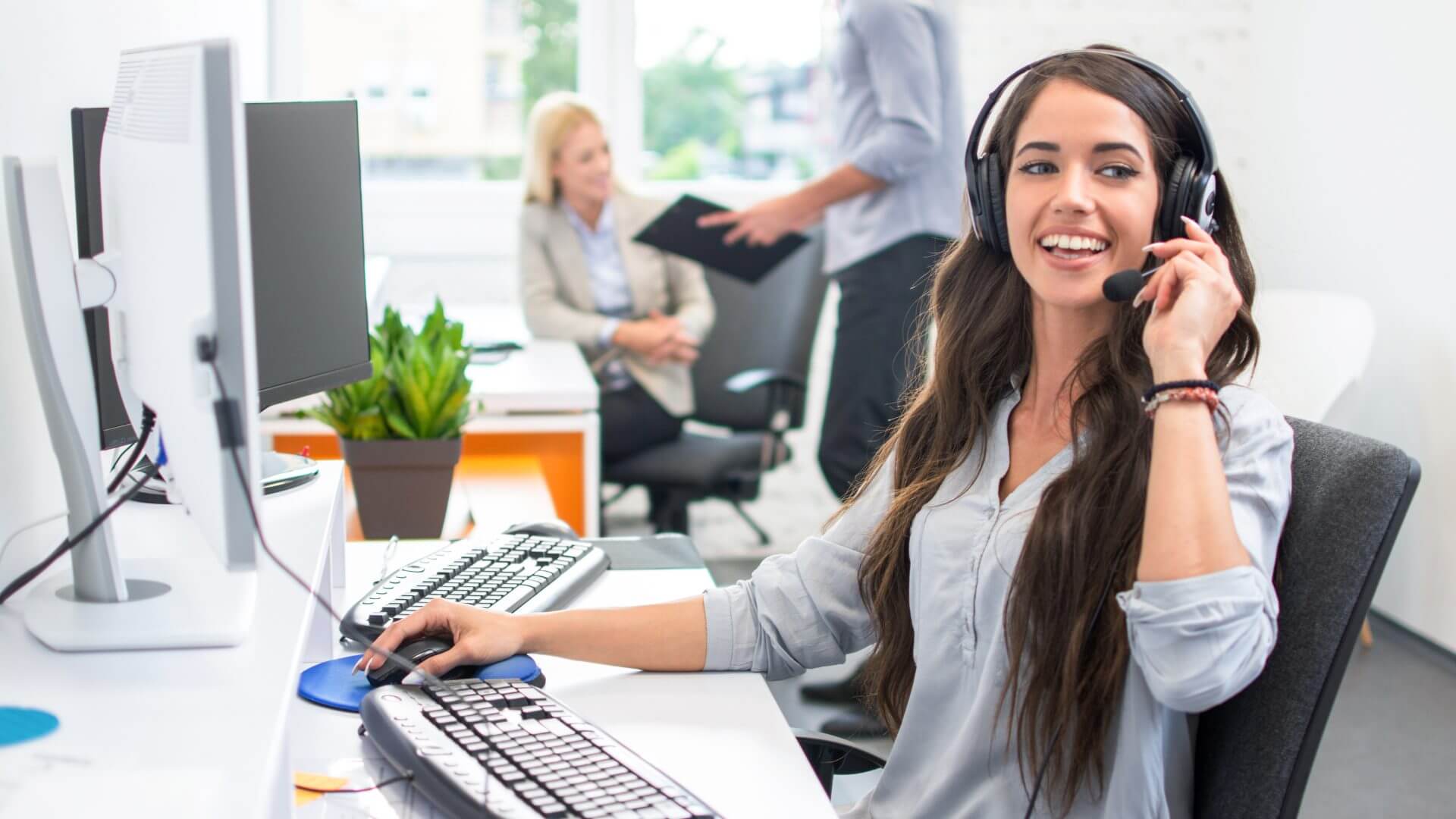Reducing Average Handle Time in Call Centers: Smart Tools for B2B Support Teams